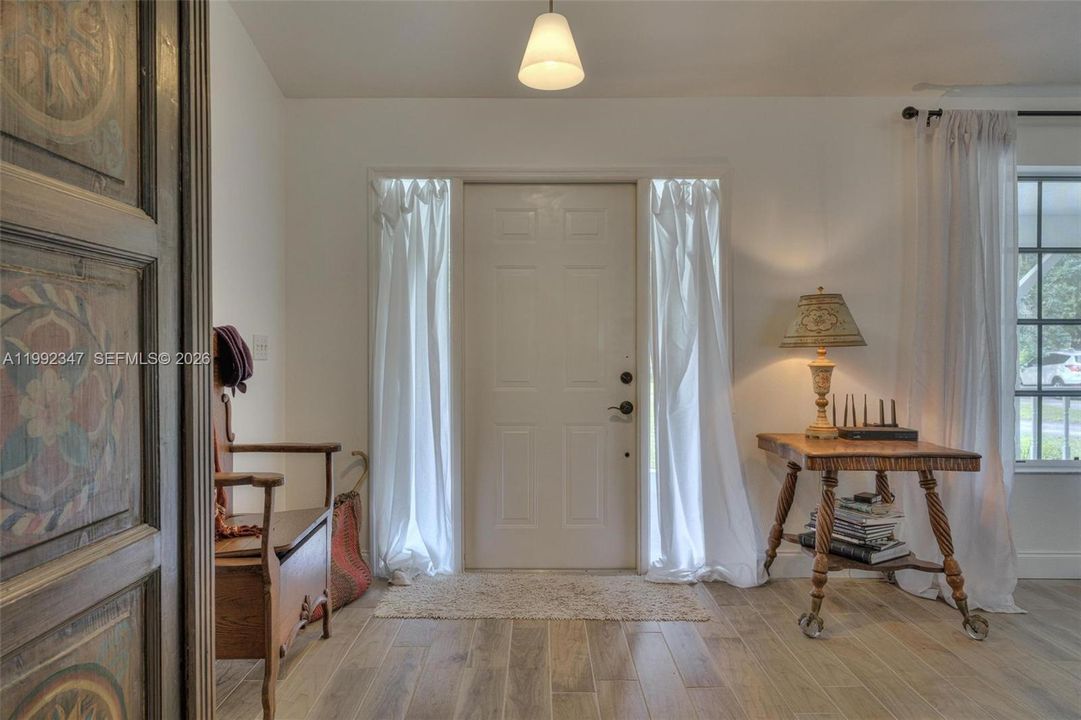 For Sale: $599,900 (3 beds, 2 baths, 2739 Square Feet)