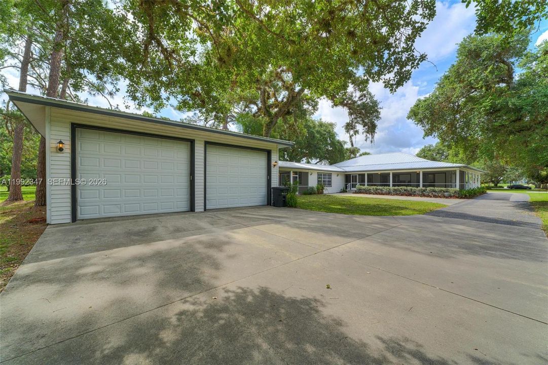 For Sale: $599,900 (3 beds, 2 baths, 2739 Square Feet)