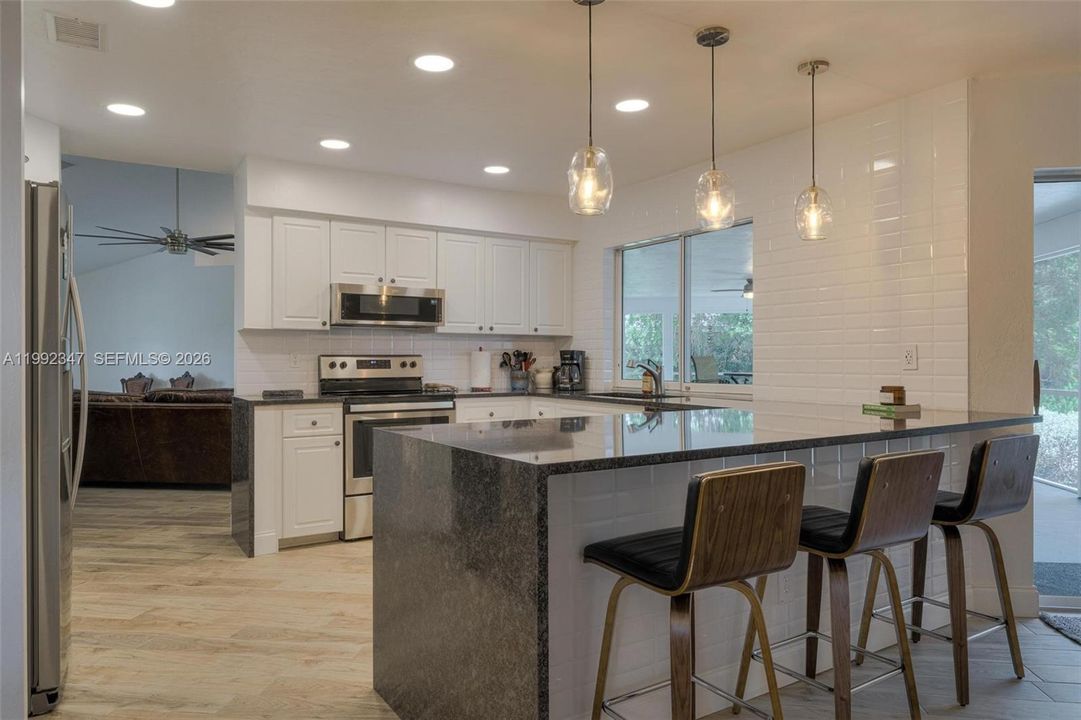 For Sale: $599,900 (3 beds, 2 baths, 2739 Square Feet)