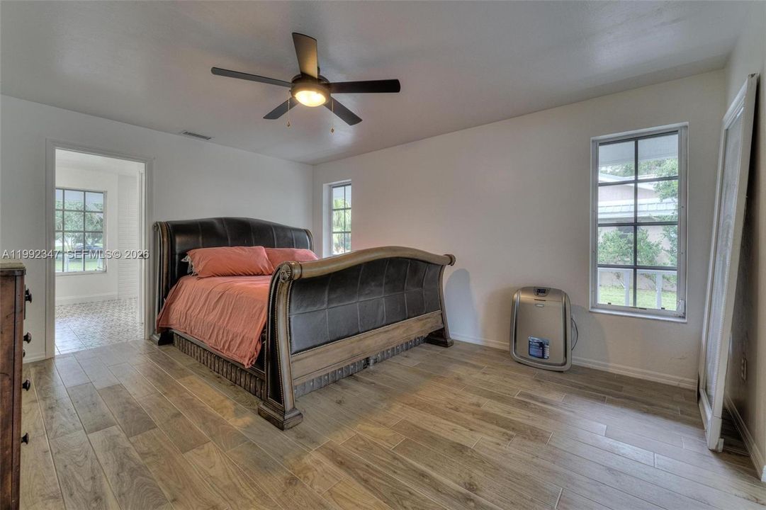 For Sale: $599,900 (3 beds, 2 baths, 2739 Square Feet)
