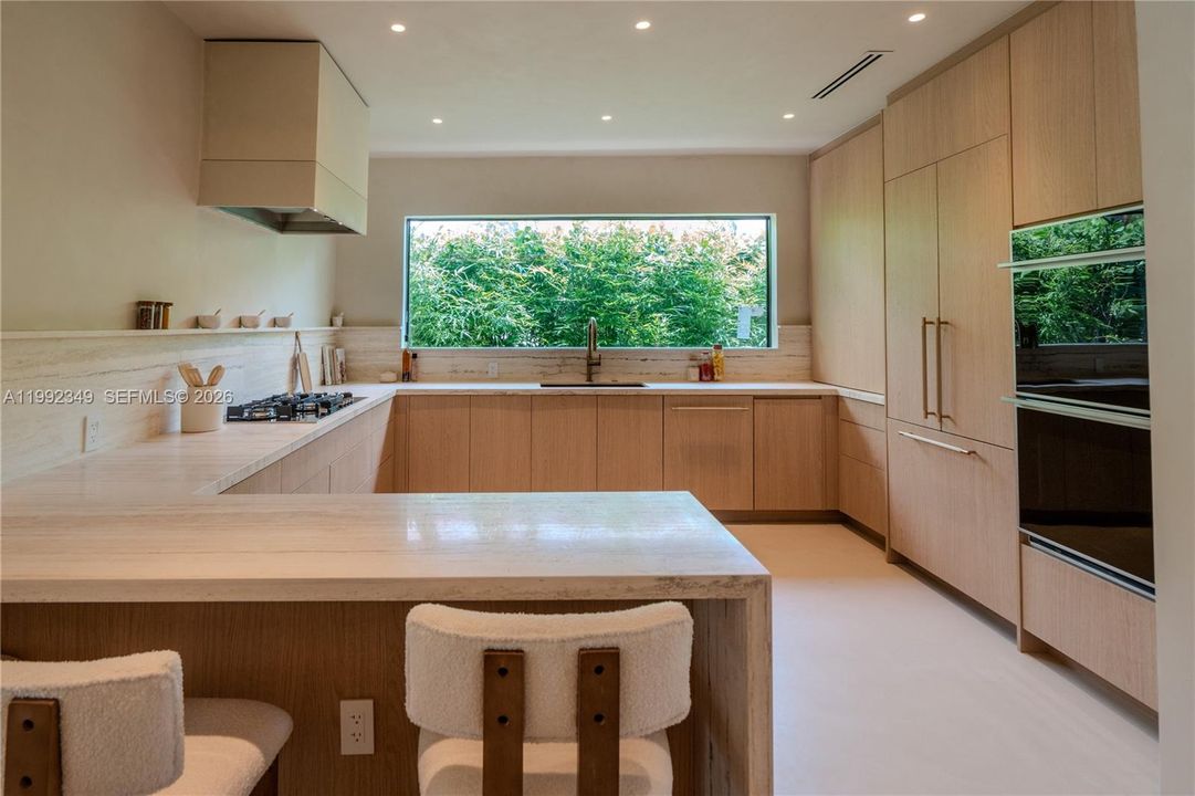На продажу: $4,195,000 (4 спален, 3 ванн, 2629 Квадратных фут)