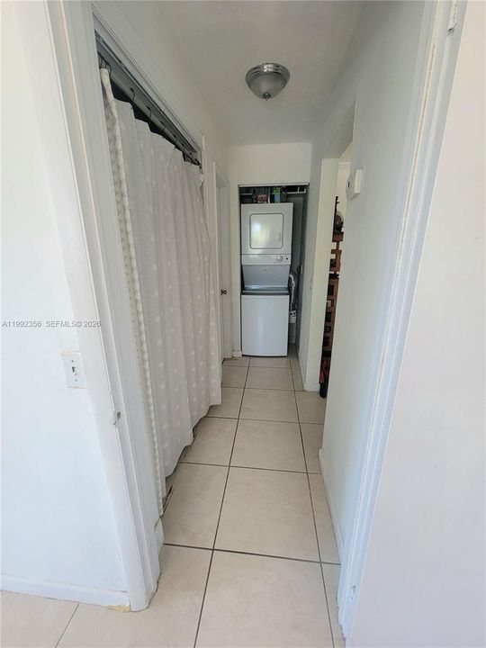 На продажу: $160,000 (1 спален, 1 ванн, 765 Квадратных фут)