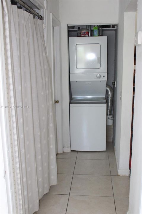 На продажу: $160,000 (1 спален, 1 ванн, 765 Квадратных фут)
