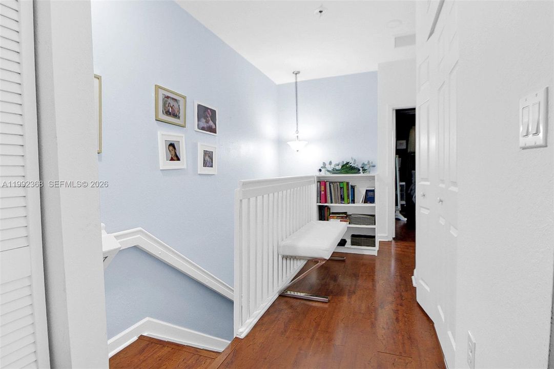 На продажу: $570,000 (3 спален, 2 ванн, 1592 Квадратных фут)