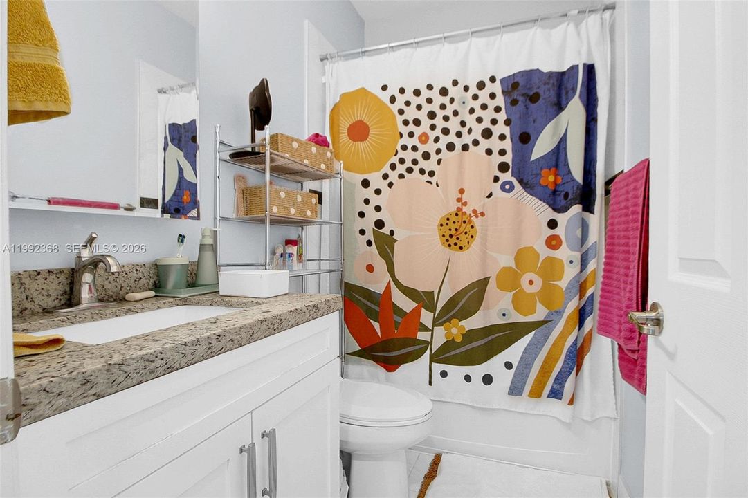 На продажу: $570,000 (3 спален, 2 ванн, 1592 Квадратных фут)