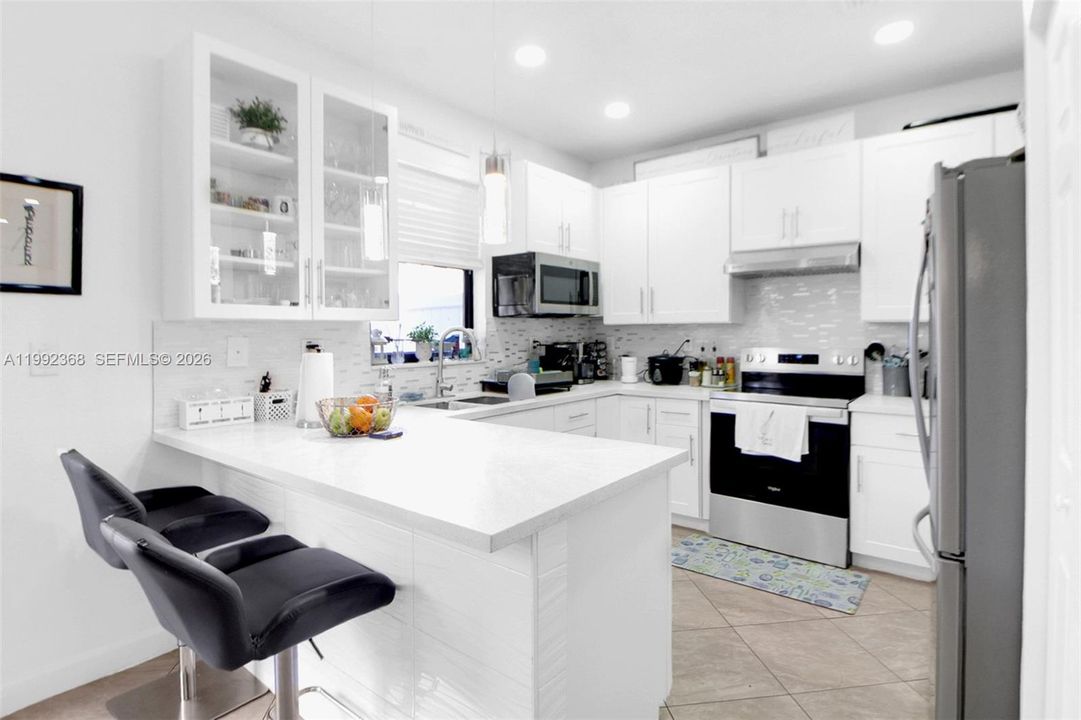 На продажу: $570,000 (3 спален, 2 ванн, 1592 Квадратных фут)