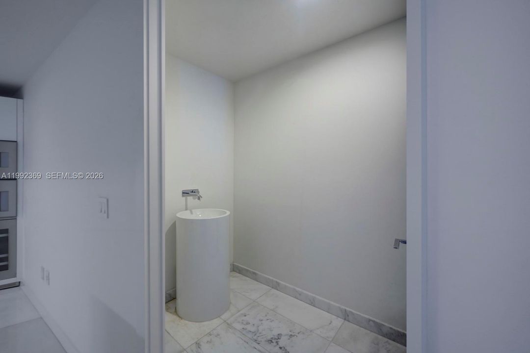 Activo con contrato: $22,000 (2 camas, 2 baños, 1704 Pies cuadrados)