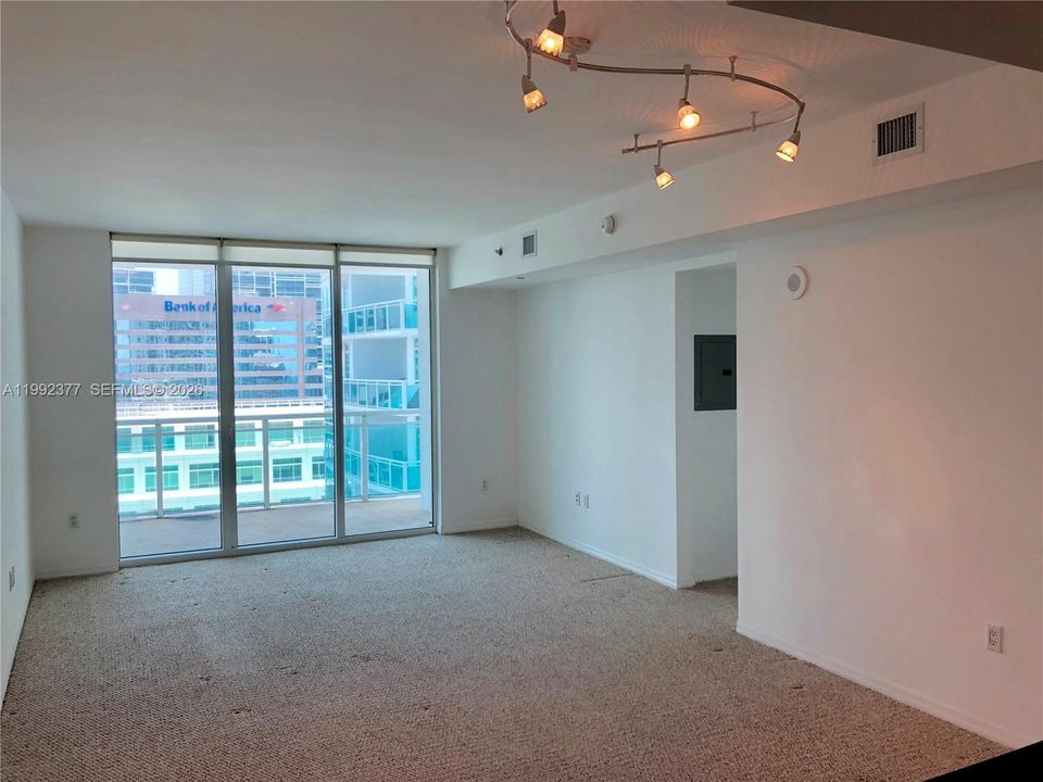 For Rent: $3,350 (1 beds, 1 baths, 774 Square Feet)