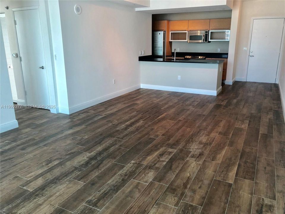 For Rent: $3,350 (1 beds, 1 baths, 774 Square Feet)
