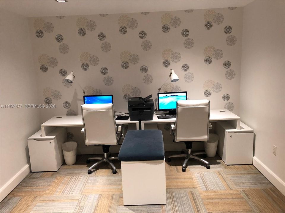 For Rent: $3,350 (1 beds, 1 baths, 774 Square Feet)