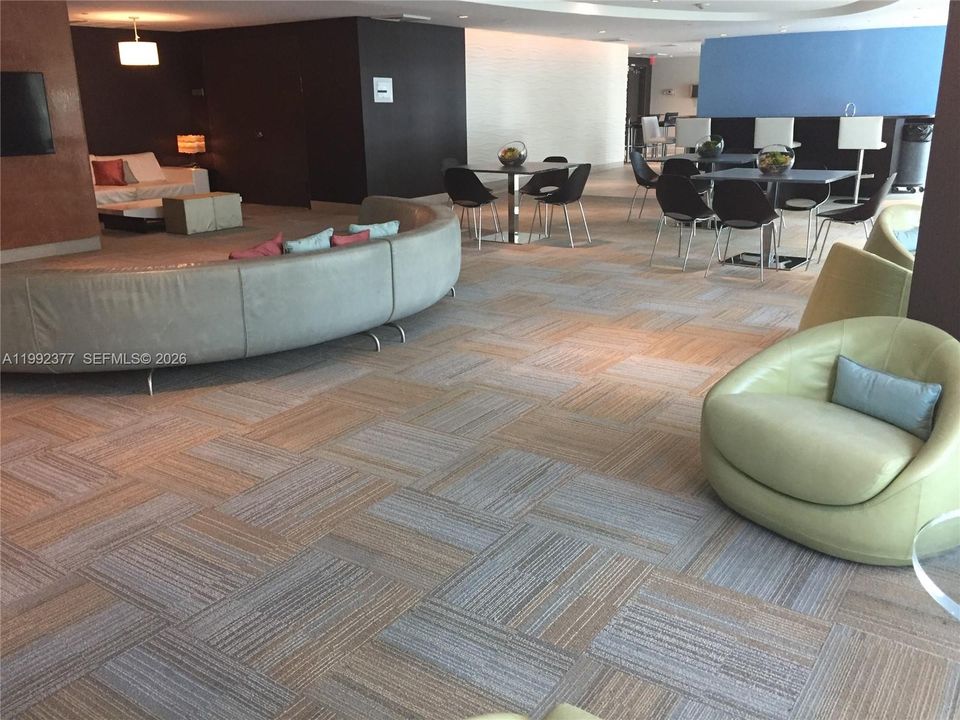 For Rent: $3,350 (1 beds, 1 baths, 774 Square Feet)