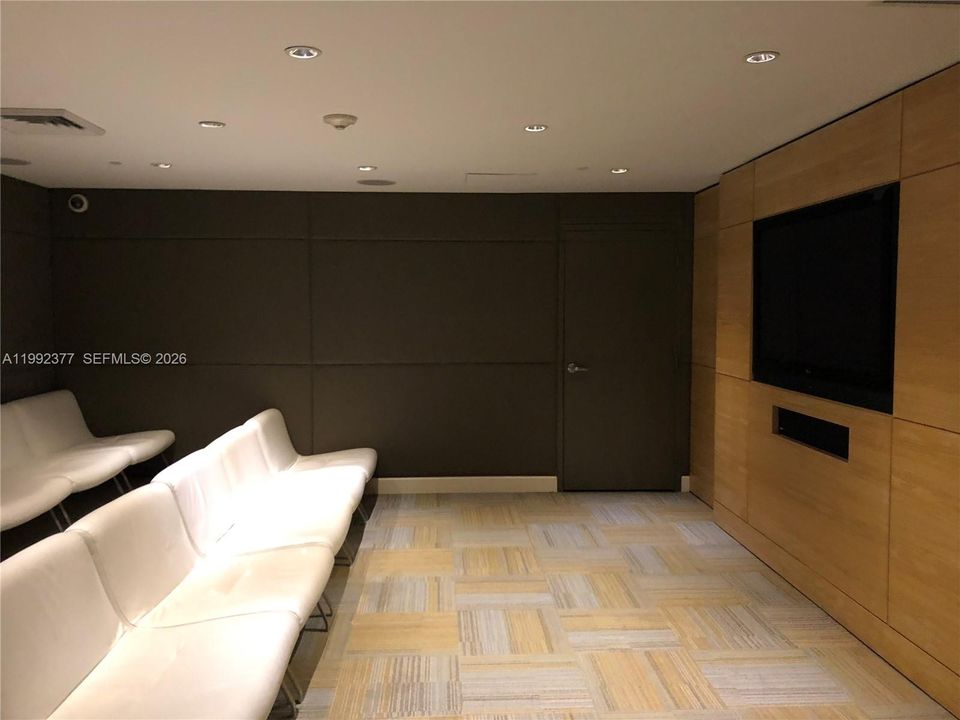 For Rent: $3,350 (1 beds, 1 baths, 774 Square Feet)