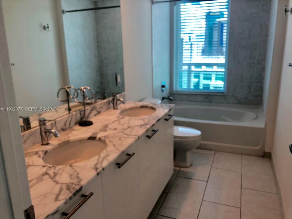 For Rent: $3,350 (1 beds, 1 baths, 774 Square Feet)