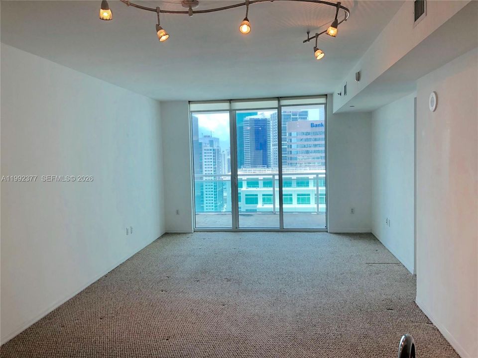 For Rent: $3,350 (1 beds, 1 baths, 774 Square Feet)