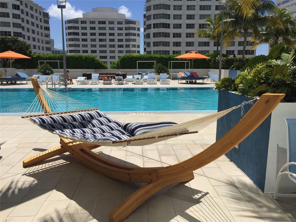 For Rent: $3,350 (1 beds, 1 baths, 774 Square Feet)