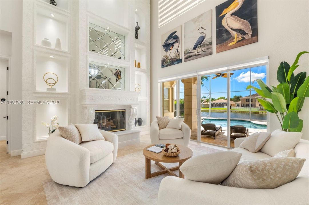 Activo con contrato: $1,299,000 (5 camas, 4 baños, 3818 Pies cuadrados)