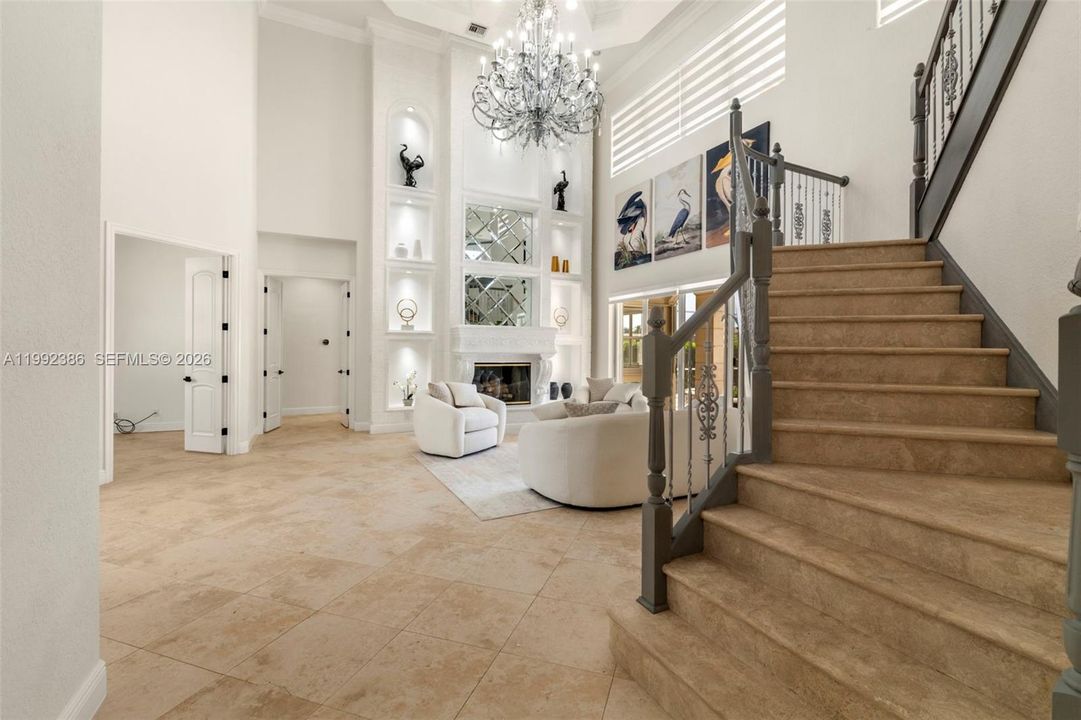 Activo con contrato: $1,299,000 (5 camas, 4 baños, 3818 Pies cuadrados)