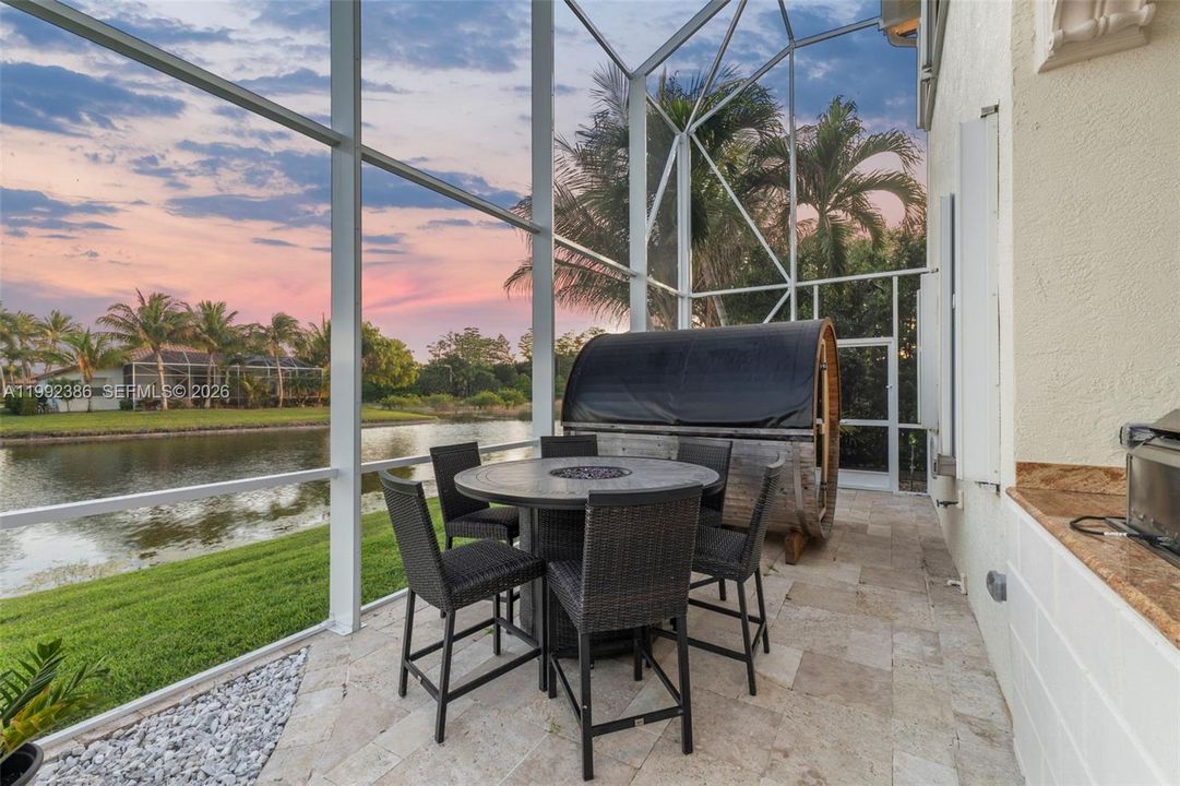 Activo con contrato: $1,299,000 (5 camas, 4 baños, 3818 Pies cuadrados)