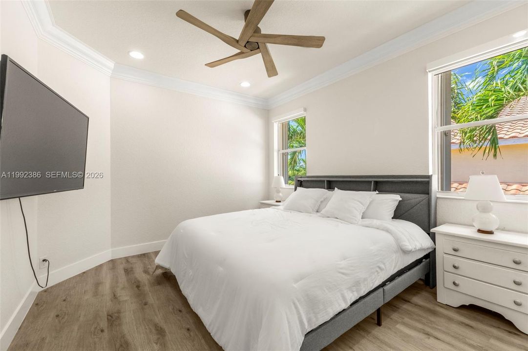 Activo con contrato: $1,299,000 (5 camas, 4 baños, 3818 Pies cuadrados)
