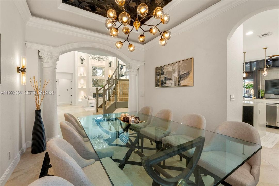 Activo con contrato: $1,299,000 (5 camas, 4 baños, 3818 Pies cuadrados)