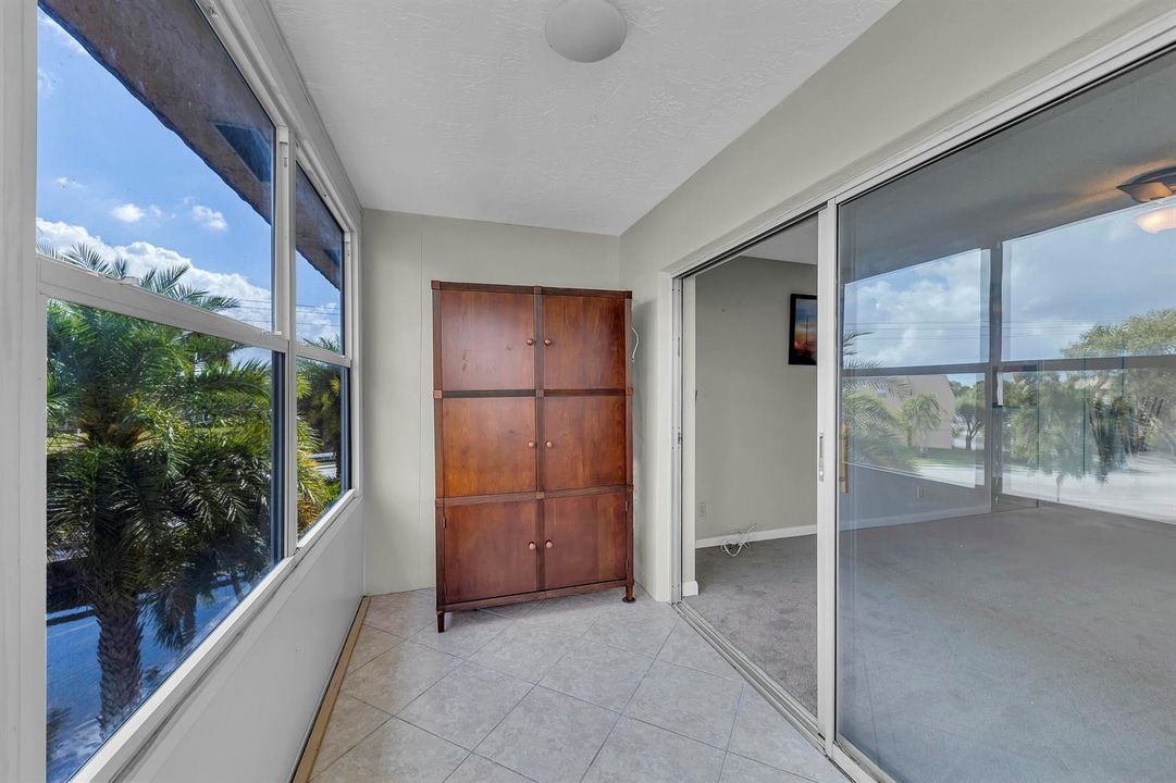 SCREENED BALCONY