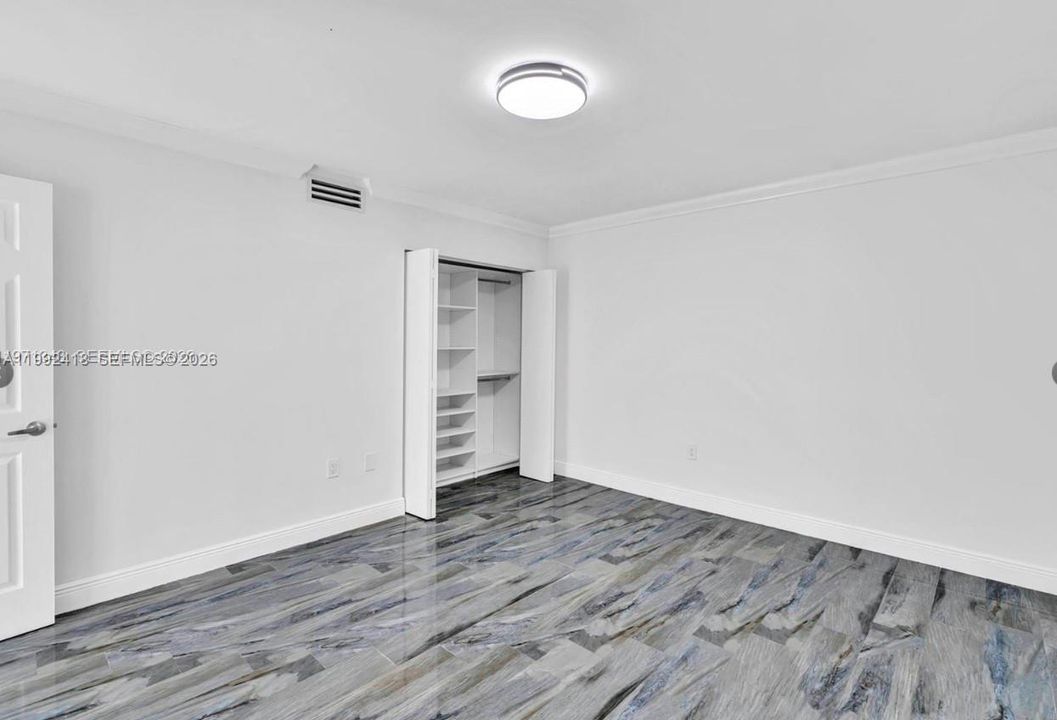 En Venta: $575,000 (2 camas, 2 baños, 1160 Pies cuadrados)