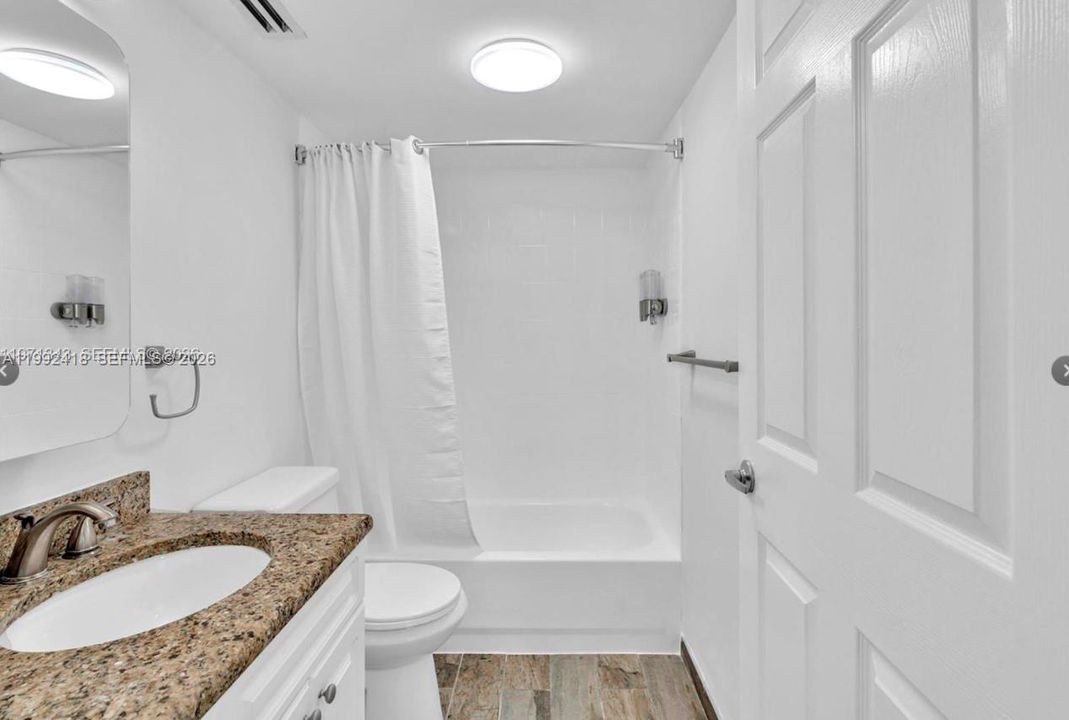 En Venta: $575,000 (2 camas, 2 baños, 1160 Pies cuadrados)