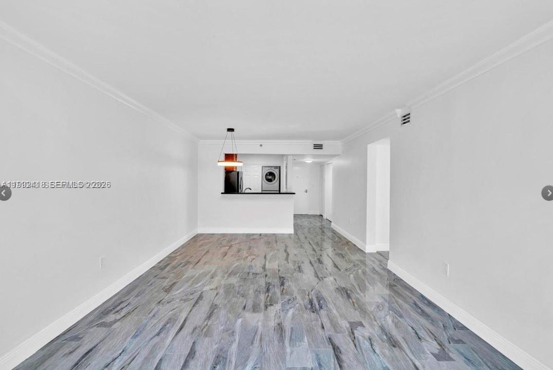 En Venta: $575,000 (2 camas, 2 baños, 1160 Pies cuadrados)