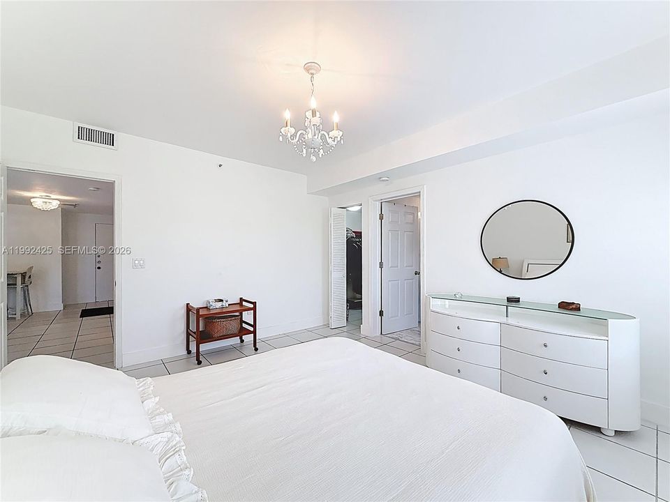 На продажу: $569,000 (2 спален, 2 ванн, 1180 Квадратных фут)