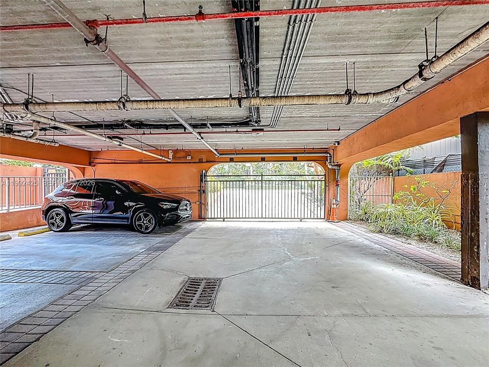 На продажу: $569,000 (2 спален, 2 ванн, 1180 Квадратных фут)