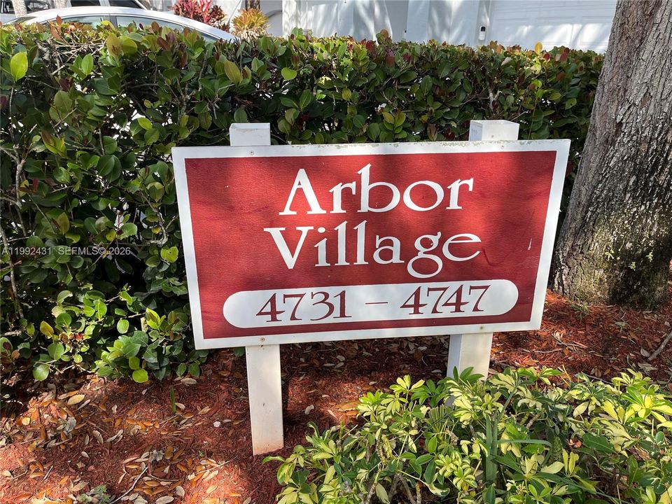 Active With Contract: $479,900 (3 beds, 2 baths, 1691 Square Feet)