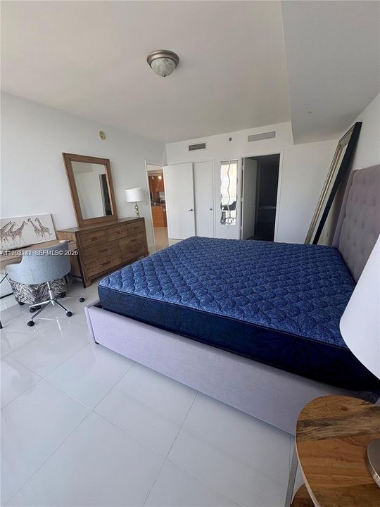 В аренду: $4,200 (1 спален, 1 ванн, 1035 Квадратных фут)