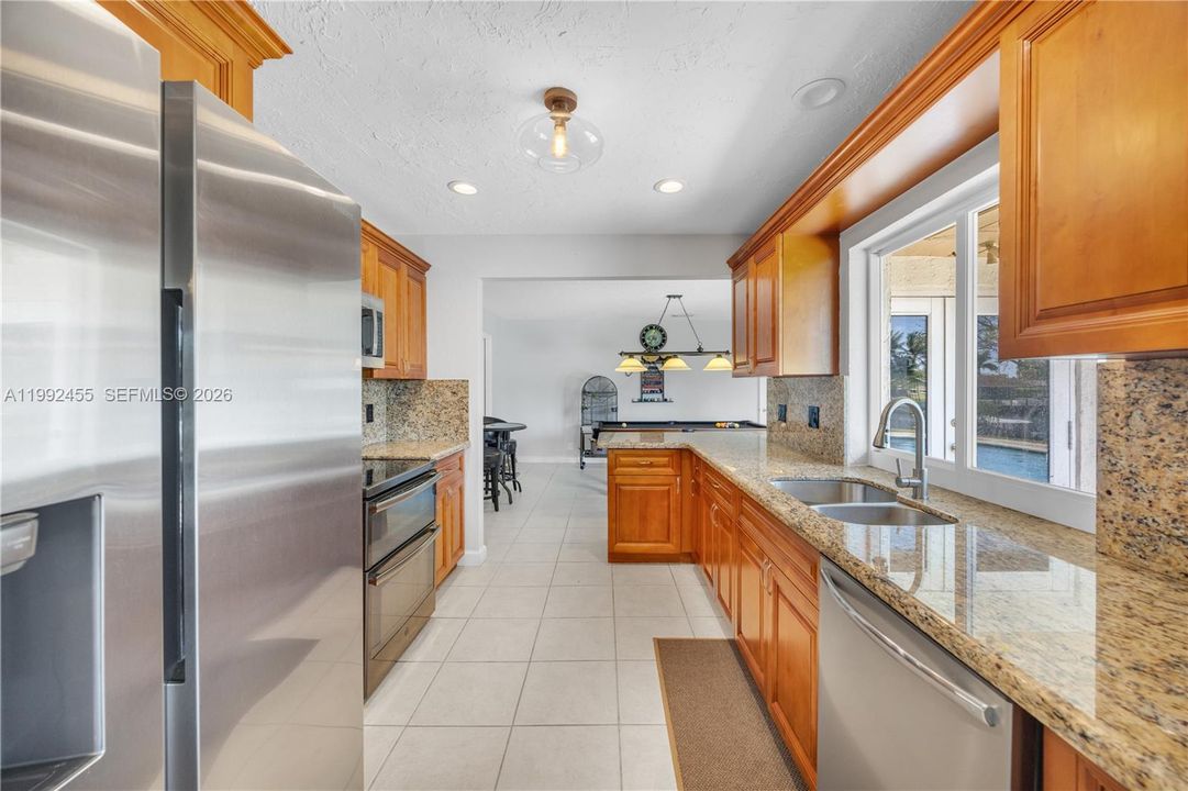 For Sale: $989,000 (4 beds, 2 baths, 1888 Square Feet)