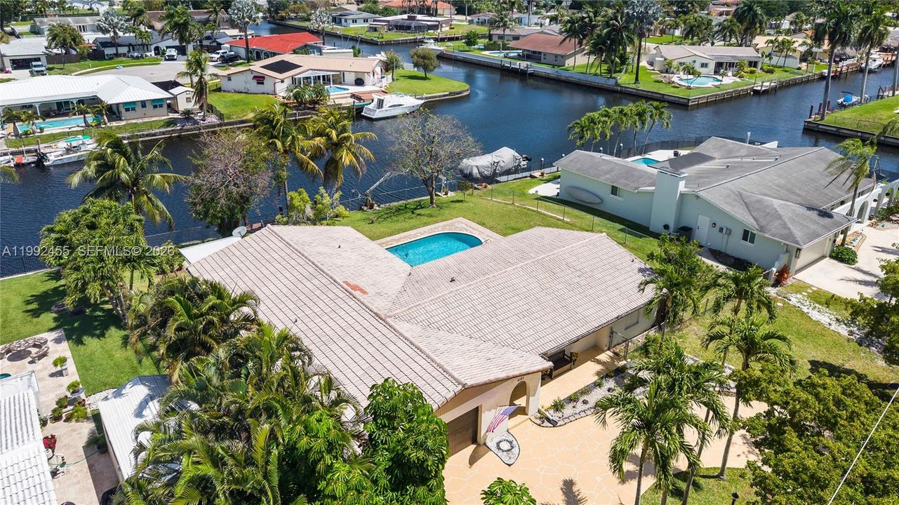 For Sale: $989,000 (4 beds, 2 baths, 1888 Square Feet)