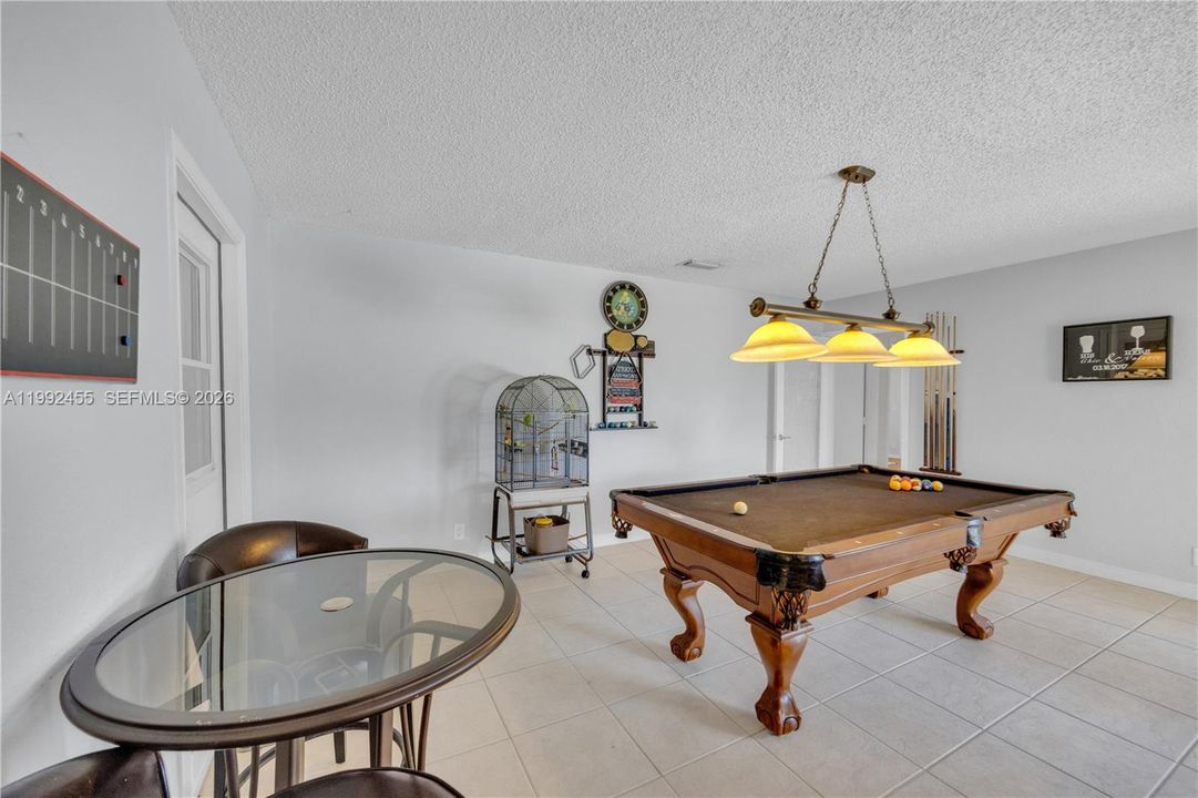 For Sale: $989,000 (4 beds, 2 baths, 1888 Square Feet)