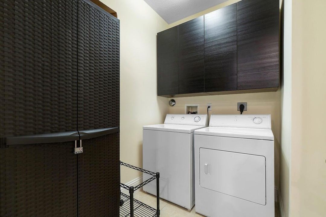 in-unit laundry