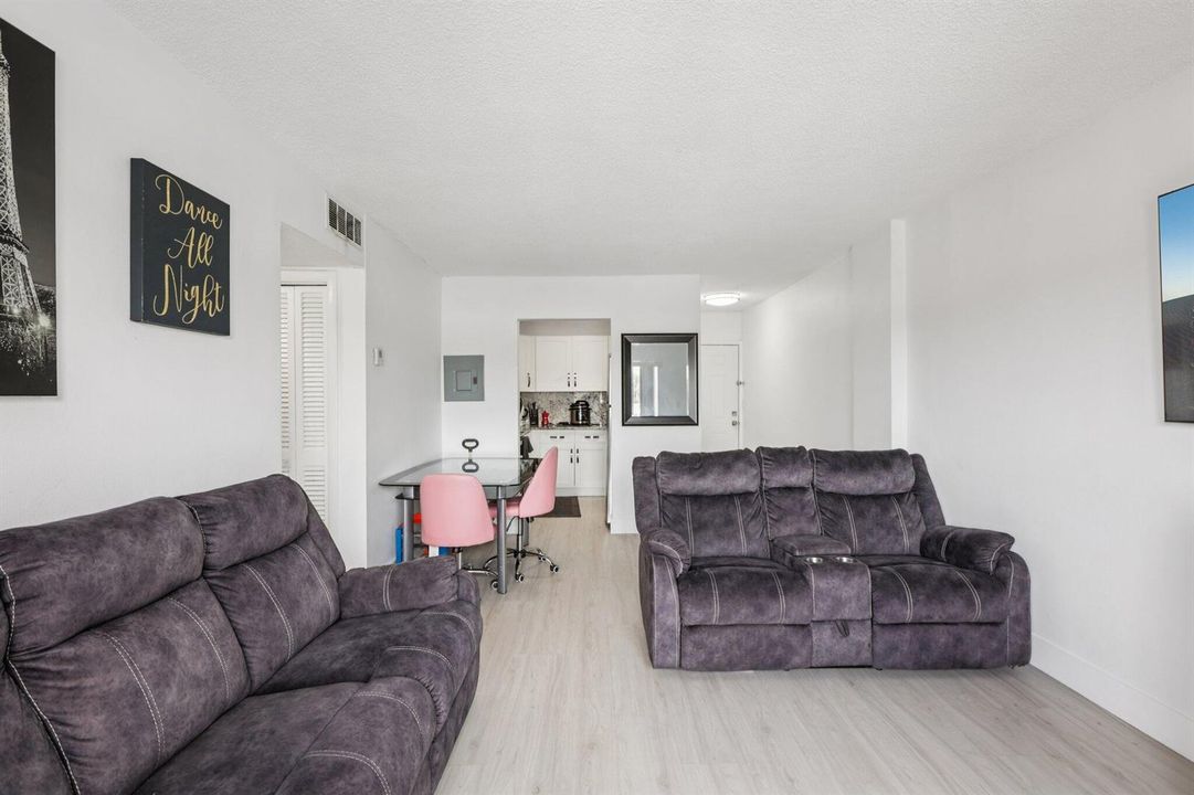 13-web-or-mls-NE 164th St F-304-S3003-01