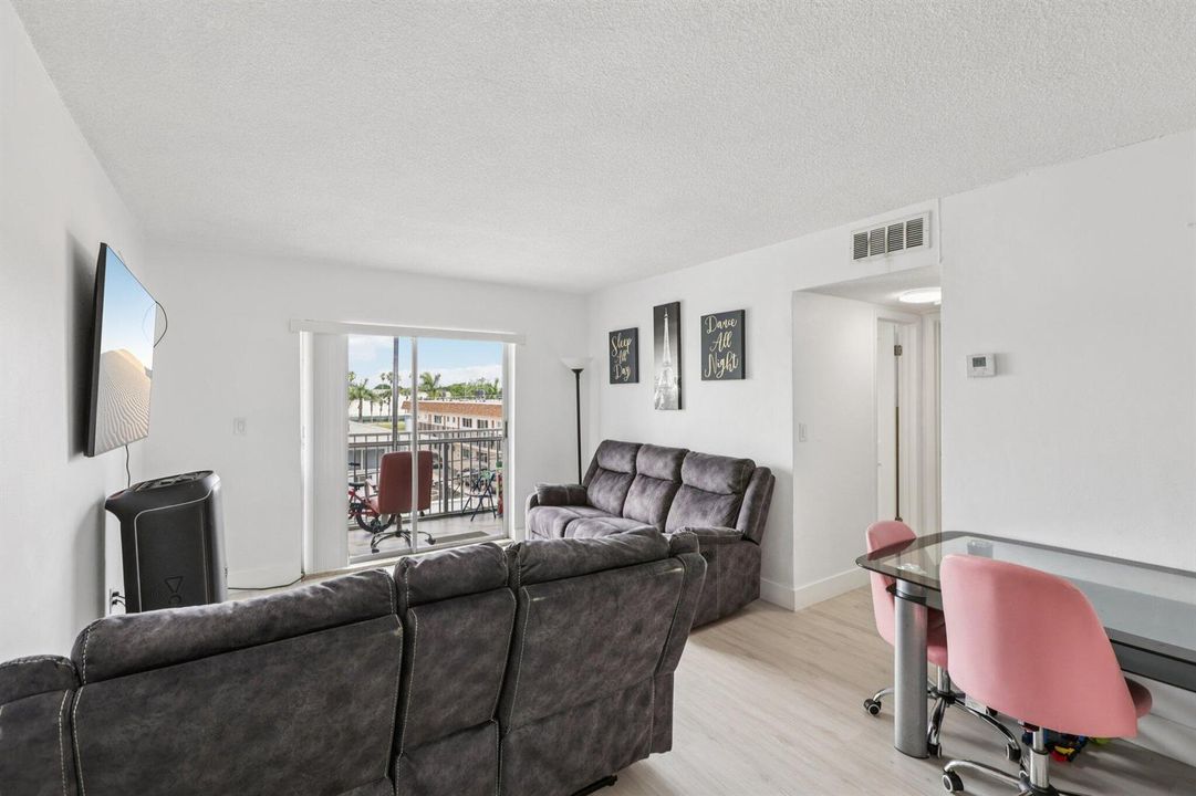9-web-or-mls-NE 164th St F-304-S3003-009