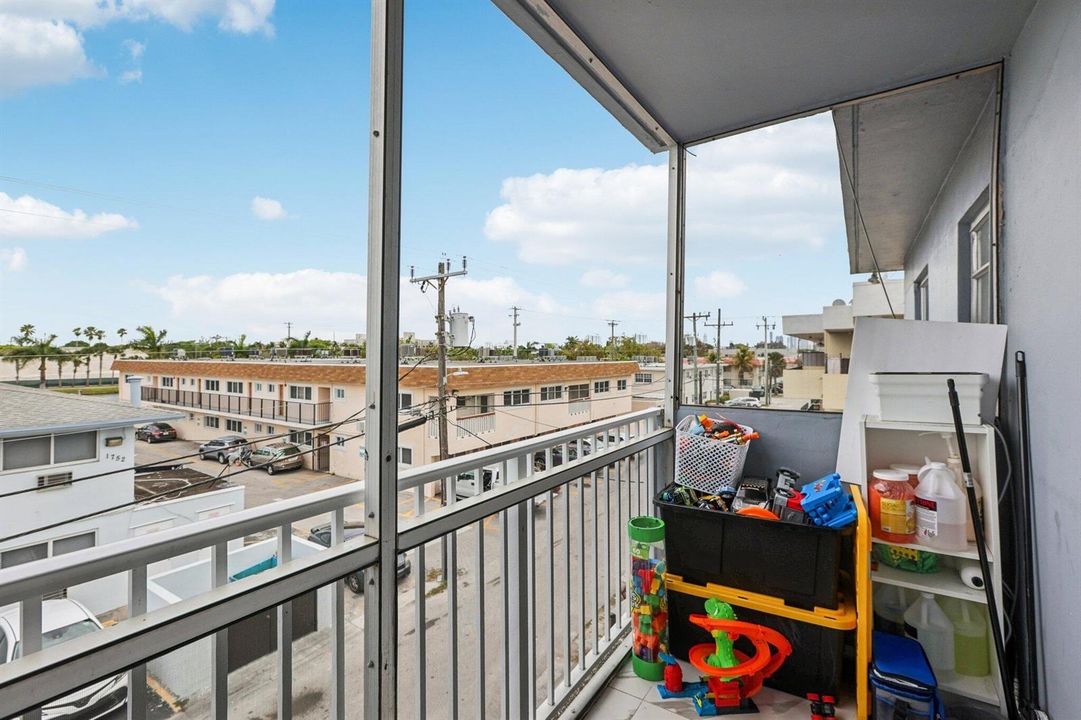 26-web-or-mls-NE 164th St F-304-S3003-02