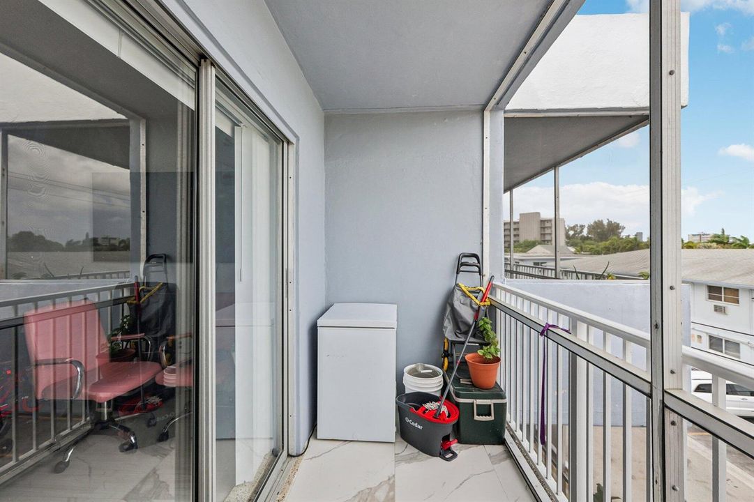 27-web-or-mls-NE 164th St F-304-S3003-02