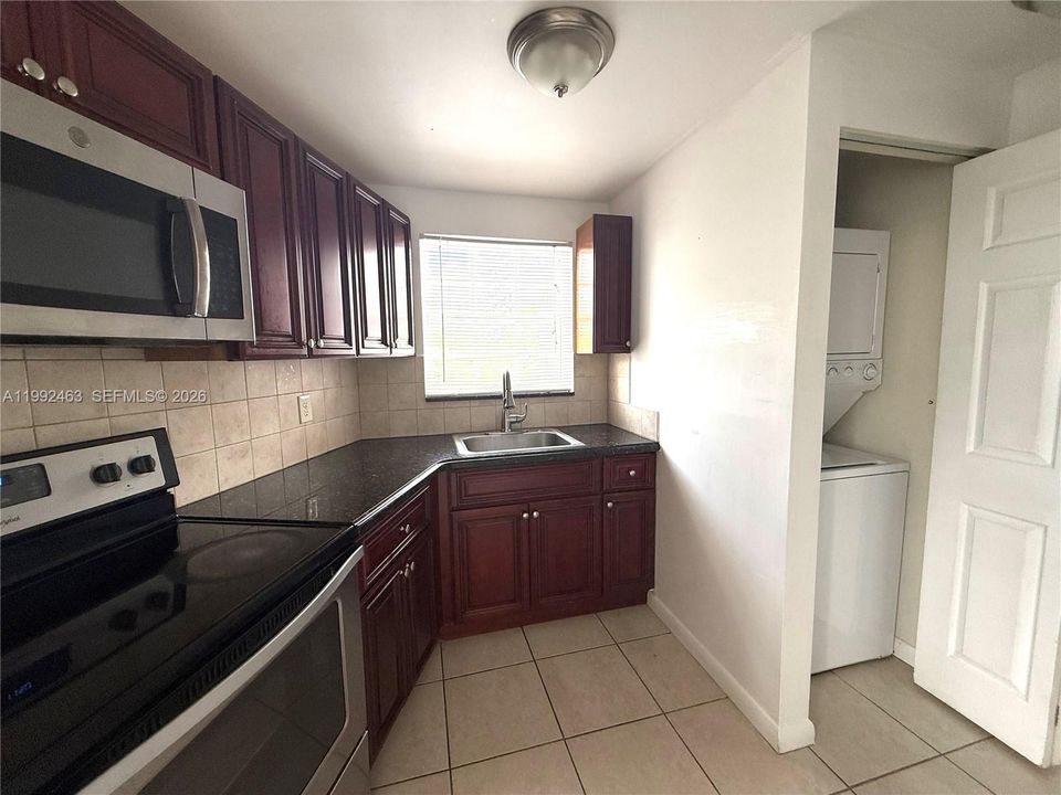 En Venta: $360,000 (2 camas, 2 baños, 1085 Pies cuadrados)