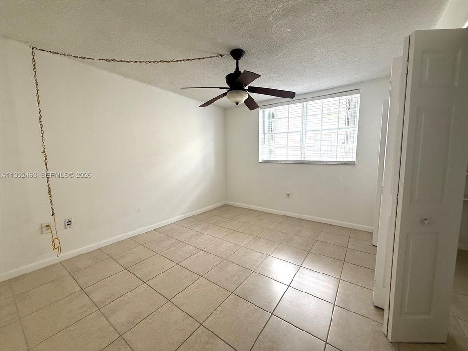 En Venta: $360,000 (2 camas, 2 baños, 1085 Pies cuadrados)