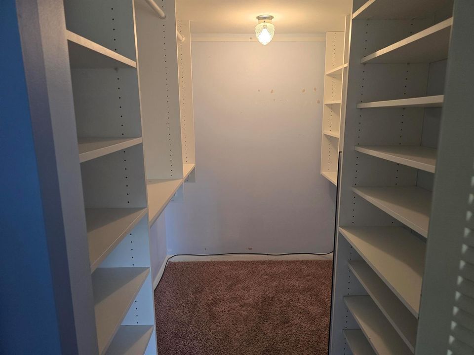 MASTER BDRM CLOSET