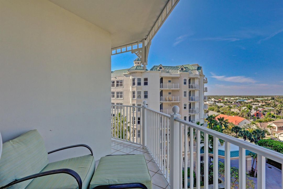 GUEST BALCONY