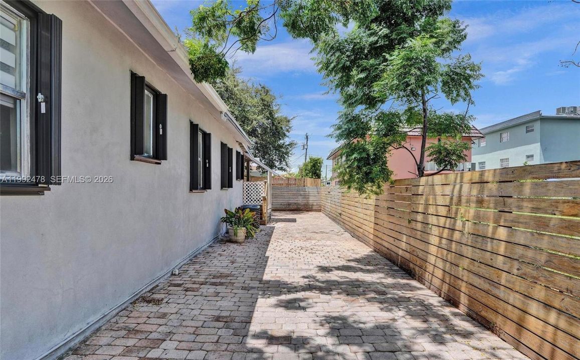 На продажу: $750,000 (0 спален, 0 ванн, 1544 Квадратных фут)