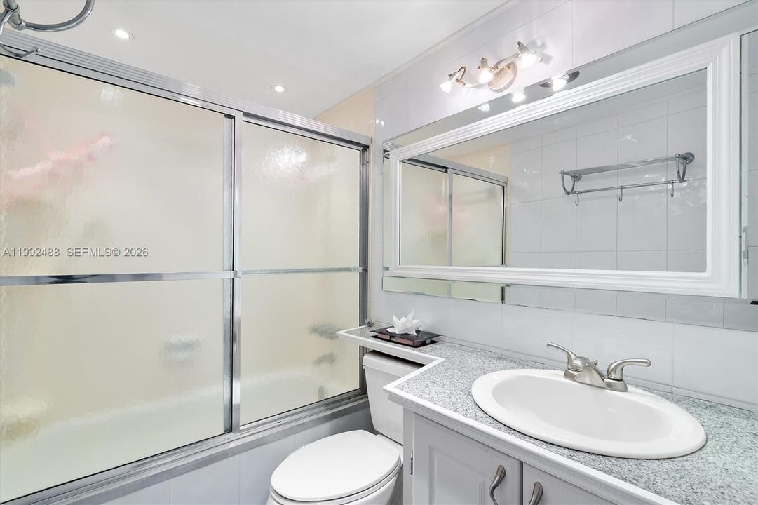 На продажу: $270,000 (2 спален, 2 ванн, 1188 Квадратных фут)