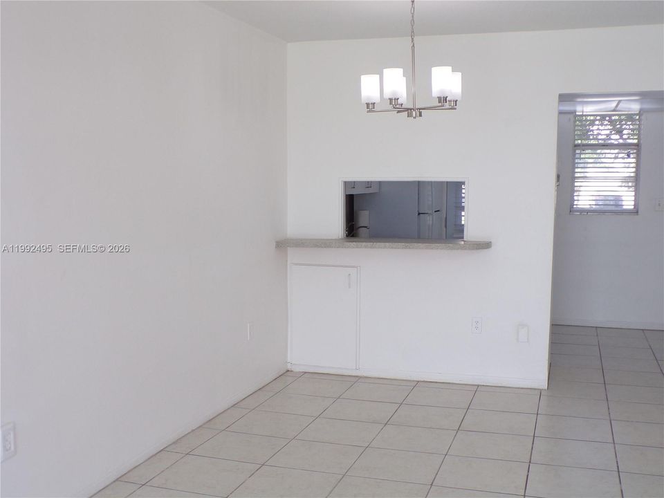 For Sale: $165,000 (1 beds, 1 baths, 768 Square Feet)
