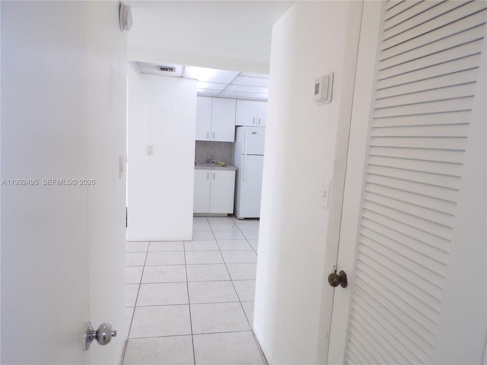 For Sale: $165,000 (1 beds, 1 baths, 768 Square Feet)