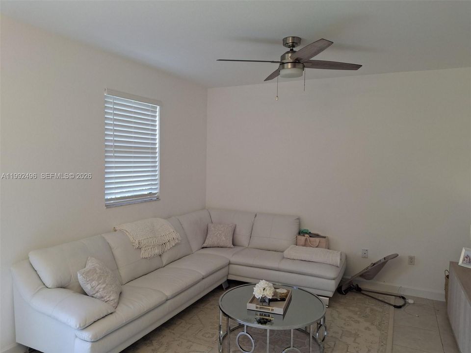For Sale: $499,000 (3 beds, 2 baths, 1696 Square Feet)