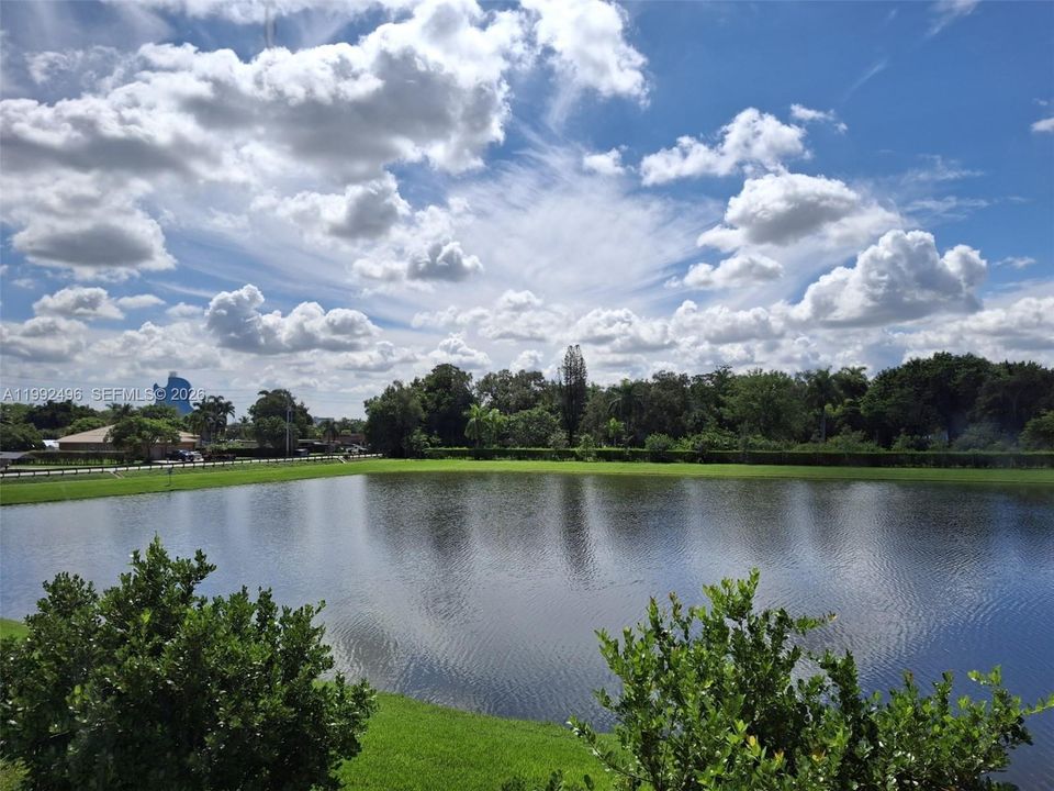 For Sale: $499,000 (3 beds, 2 baths, 1696 Square Feet)
